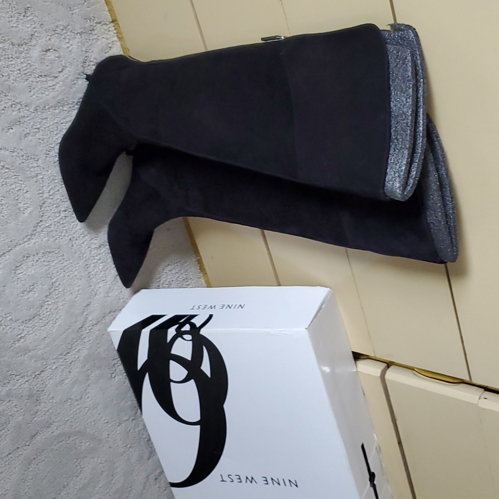 Boots - Picture 3 of 4